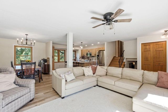 5974 Log House ROAD, Hartford, WI 53027