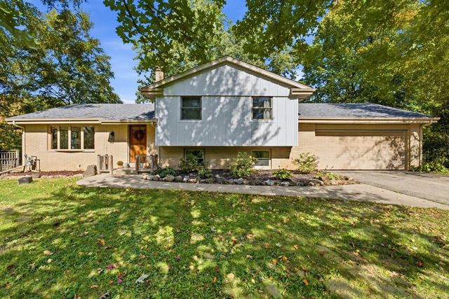 5974 Log House ROAD, Hartford, WI 53027