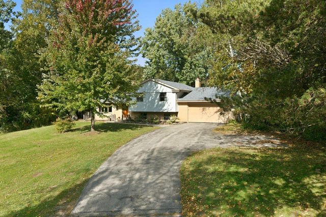 5974 Log House ROAD, Hartford, WI 53027