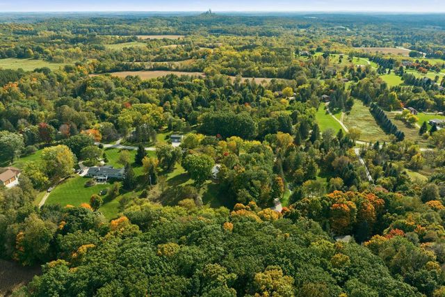 5974 Log House ROAD, Hartford, WI 53027