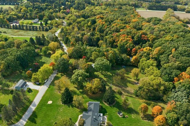 5974 Log House ROAD, Hartford, WI 53027