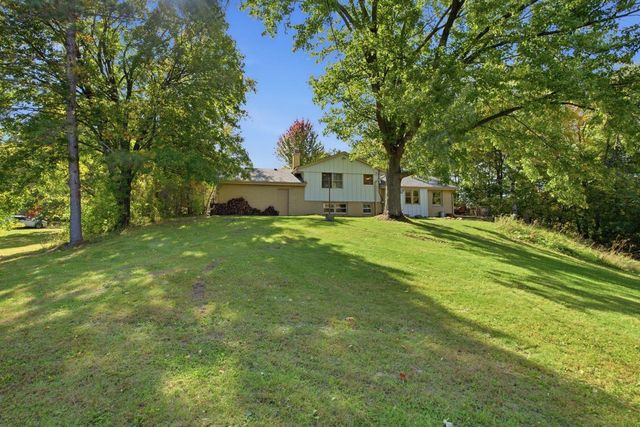 5974 Log House ROAD, Hartford, WI 53027