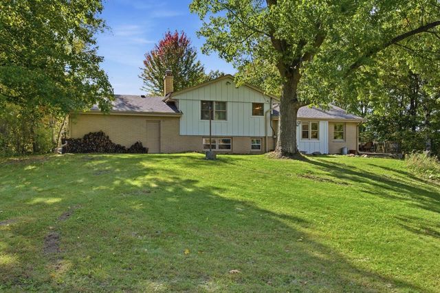 5974 Log House ROAD, Hartford, WI 53027