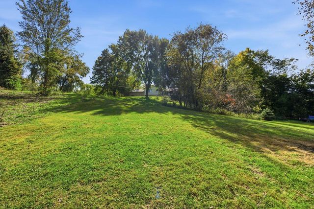 5974 Log House ROAD, Hartford, WI 53027