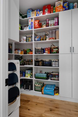 1922 Louis Drive, Crown Point, IN 46307