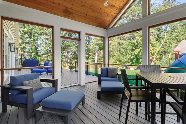 1922 Louis Drive, Crown Point, IN 46307