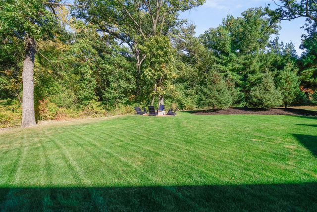 1922 Louis Drive, Crown Point, IN 46307