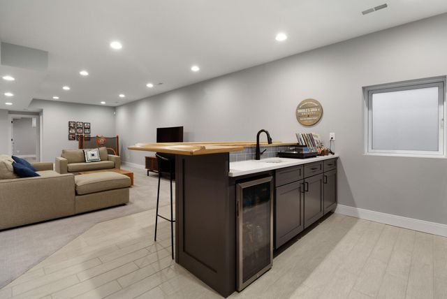 1922 Louis Drive, Crown Point, IN 46307