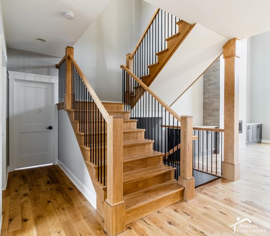 1922 Louis Drive, Crown Point, IN 46307