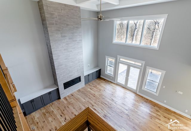 1922 Louis Drive, Crown Point, IN 46307