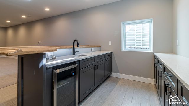 1922 Louis Drive, Crown Point, IN 46307