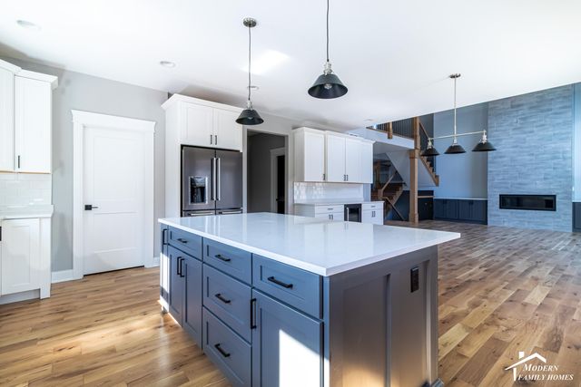 1922 Louis Drive, Crown Point, IN 46307