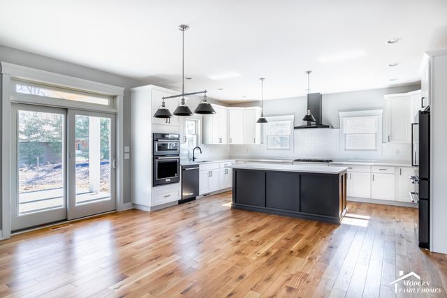 1922 Louis Drive, Crown Point, IN 46307