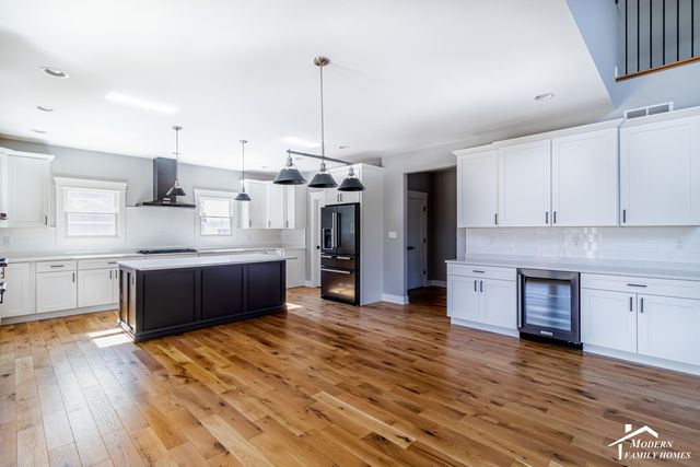 1922 Louis Drive, Crown Point, IN 46307