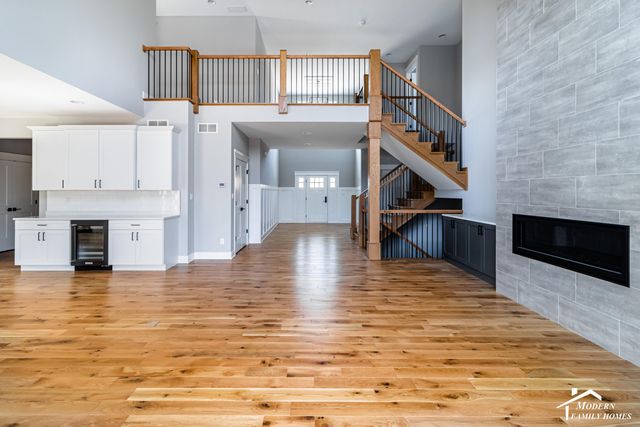 1922 Louis Drive, Crown Point, IN 46307