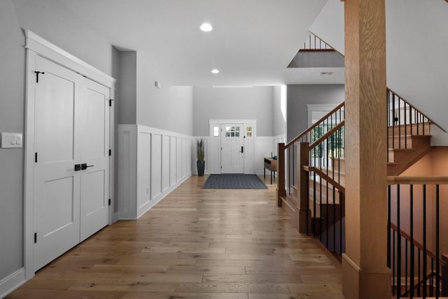 1922 Louis Drive, Crown Point, IN 46307