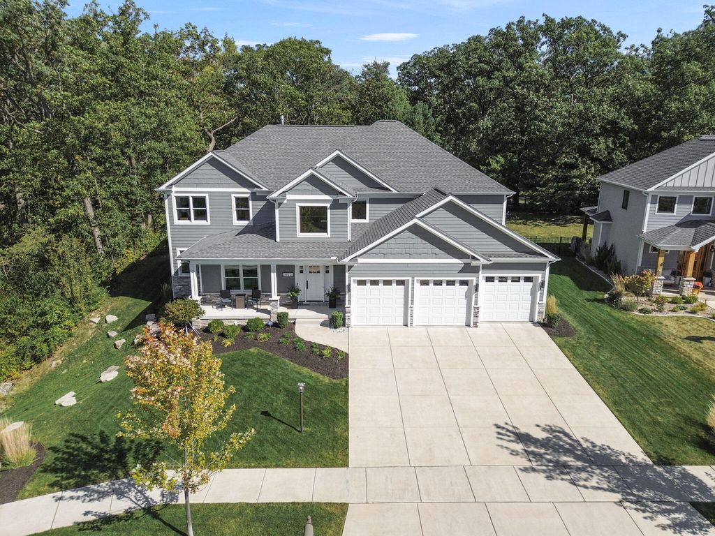 1922 Louis Drive, Crown Point, IN 46307