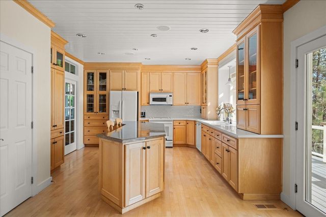 6502 S Highland Park Dr, Spokane, WA 99223