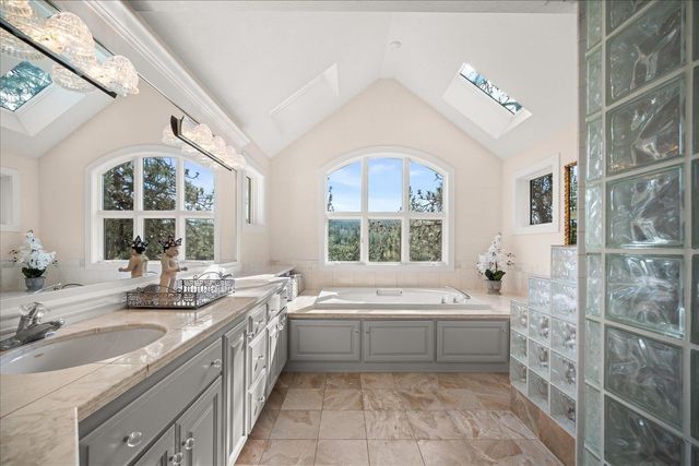 6502 S Highland Park Dr, Spokane, WA 99223