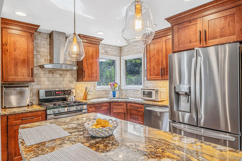 39 Plandome Road, Sound Beach, NY 11789 — photo 3