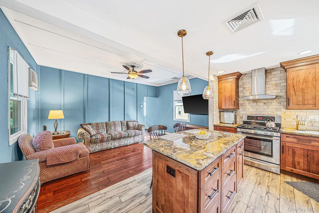 39 Plandome Road, Sound Beach, NY 11789 — photo 5