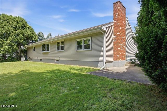 19 Ethel Drive, Colonie, NY 12211