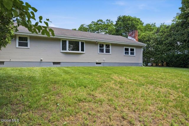 19 Ethel Drive, Colonie, NY 12211