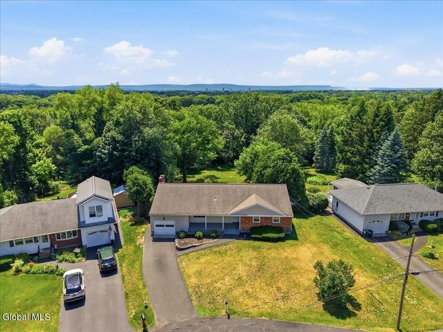 19 Ethel Drive, Colonie, NY 12211