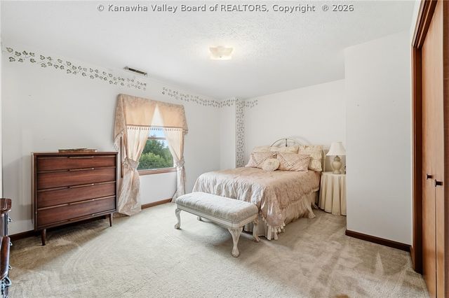 404 Woodbridge Drive, Charleston, WV 25311