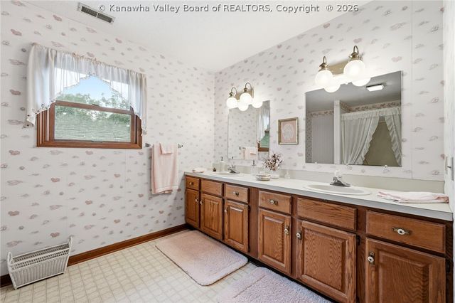 404 Woodbridge Drive, Charleston, WV 25311
