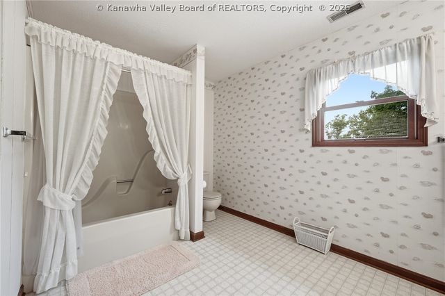 404 Woodbridge Drive, Charleston, WV 25311