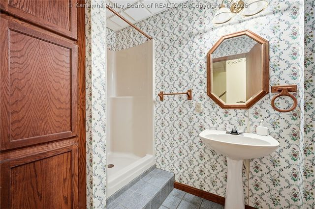 404 Woodbridge Drive, Charleston, WV 25311