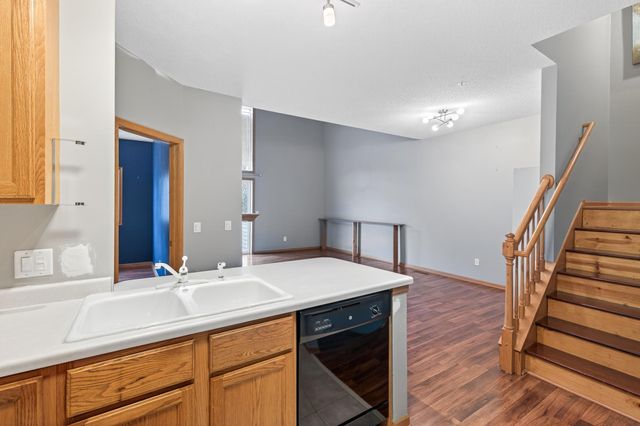 10705 Unity Street NW 6, Coon Rapids, MN 55433