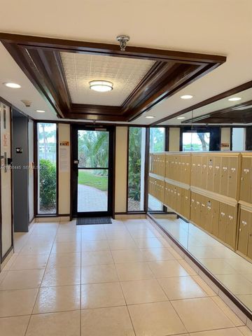 671 NE 195th St 121E, Miami, FL 33179