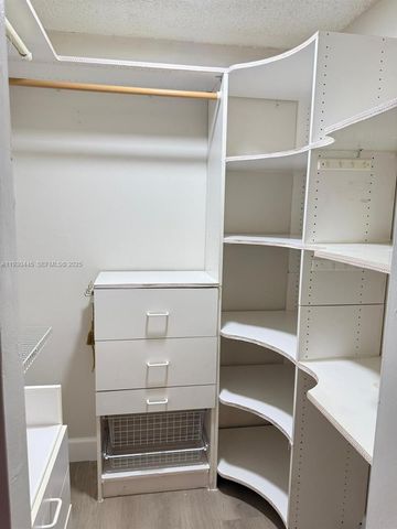 671 NE 195th St 121E, Miami, FL 33179