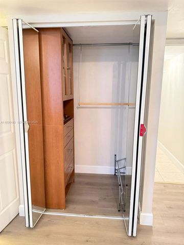 671 NE 195th St 121E, Miami, FL 33179