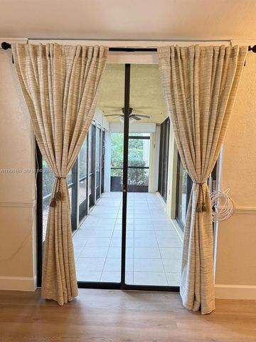 671 NE 195th St 121E, Miami, FL 33179