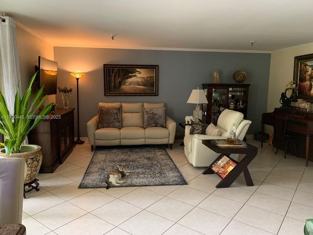 671 NE 195th St 121E, Miami, FL 33179