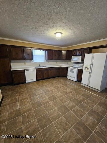 4830 Peachtree Ave, Louisville, KY 40215