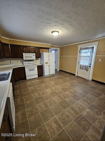 4830 Peachtree Ave, Louisville, KY 40215