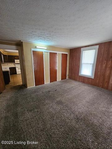 4830 Peachtree Ave, Louisville, KY 40215