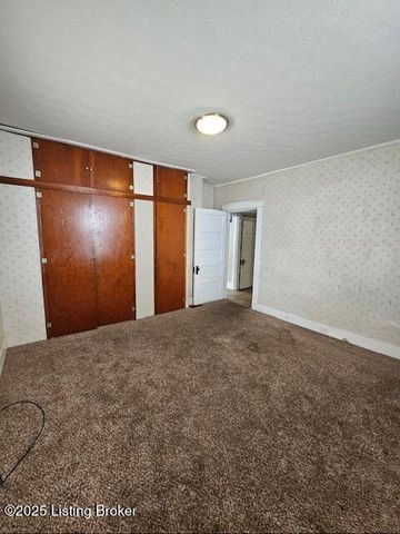 4830 Peachtree Ave, Louisville, KY 40215