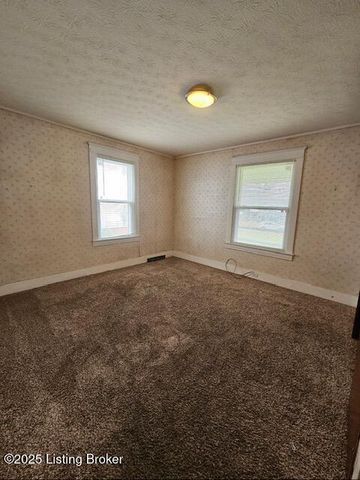 4830 Peachtree Ave, Louisville, KY 40215