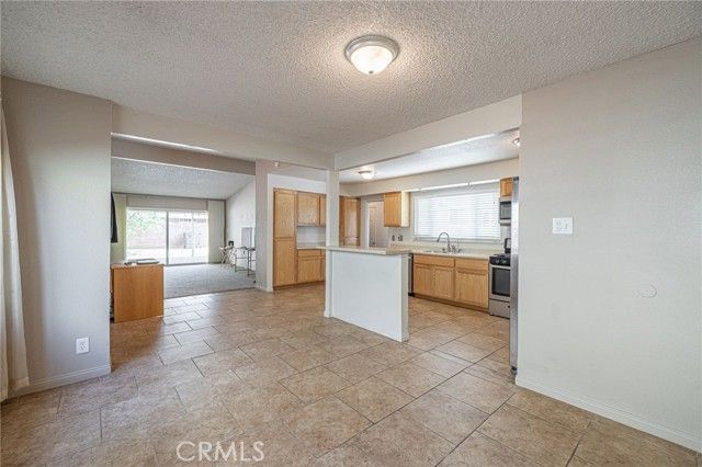 1156 W Avenue J14, Lancaster, CA 93534