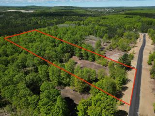 1128 E Solaris Way, Maple City, MI 49664