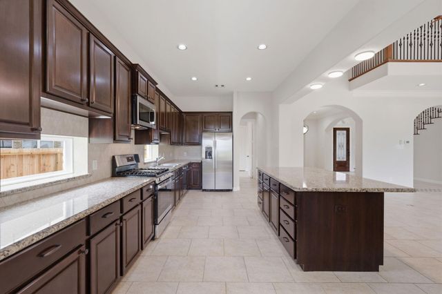 8403 Greenridge Manor Ln, Spring, TX 77389