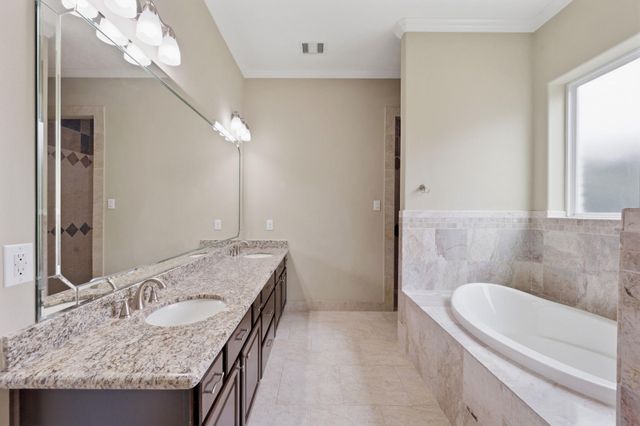 8403 Greenridge Manor Ln, Spring, TX 77389