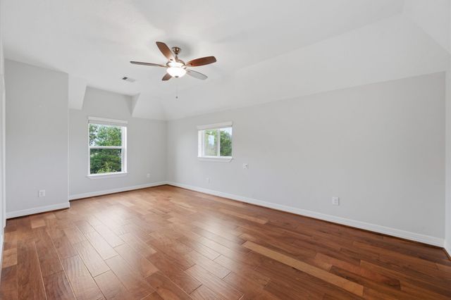 8403 Greenridge Manor Ln, Spring, TX 77389