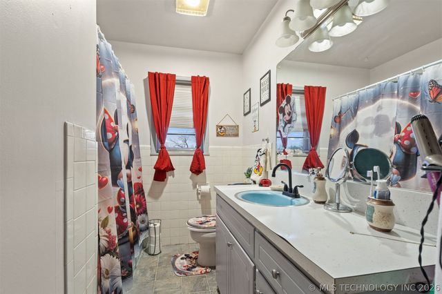 901 E 6th Street, Sulphur, OK 73086