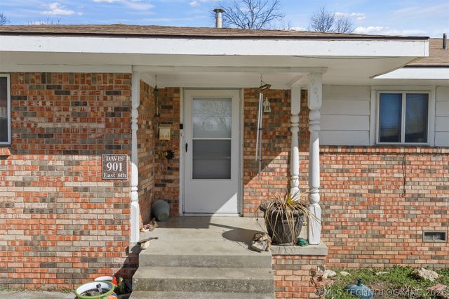 901 E 6th Street, Sulphur, OK 73086